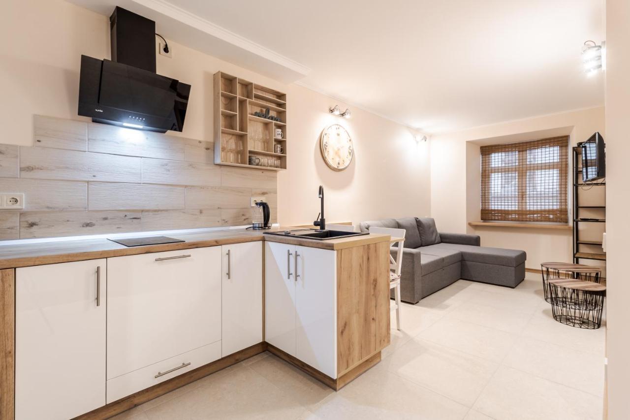 Staroevreyska Timber Apartment Lviv Exterior photo