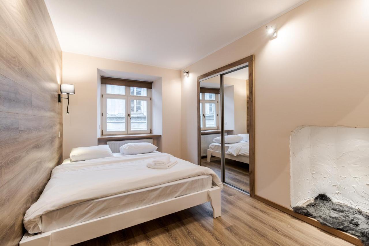 Staroevreyska Timber Apartment Lviv Exterior photo
